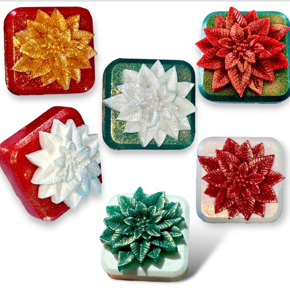 Set 6 Poinsettia Soap Party Favors, Christmas Party Gifts, Handmade Gift, Soap - Picture 10 of 17